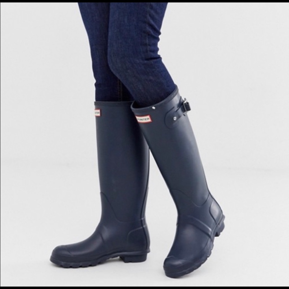 Navy hunter rainboot boots US 9 (40/41)